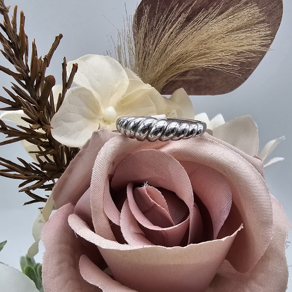 🥰 TWISTED CABLE RING - Picture 5 of 5